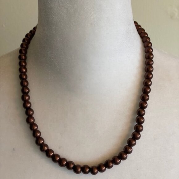 VINTAGE Brown Faux Pearl 18 KGP 19" Single Strand Necklace - Picture 2 of 14